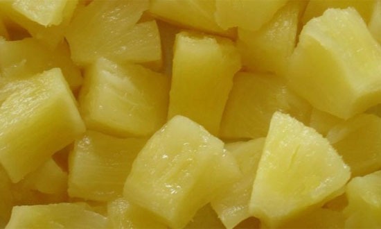 резаные ананасы