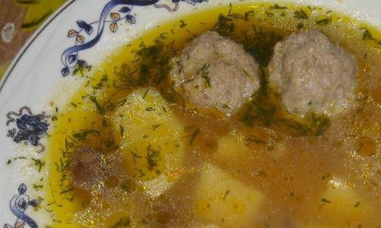 11. Gribnoi sup s frikadelkami i risom