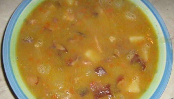 Гороховый суп с копченостями и грибами в скороварке