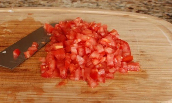 нарезанный помидор