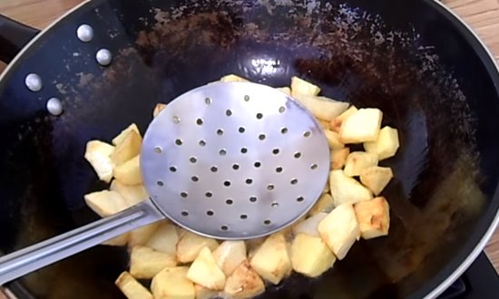 Обжарим картофель