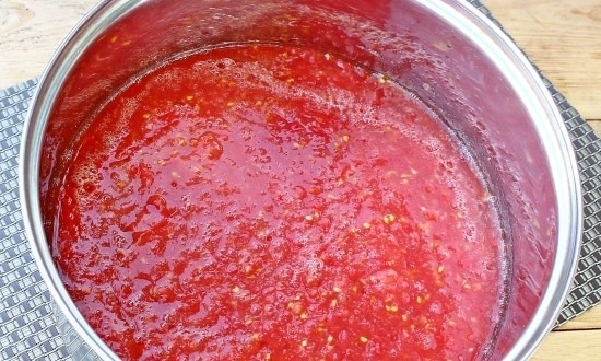 измельчить томаты в пюре