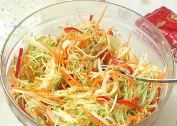 смешиваем салат