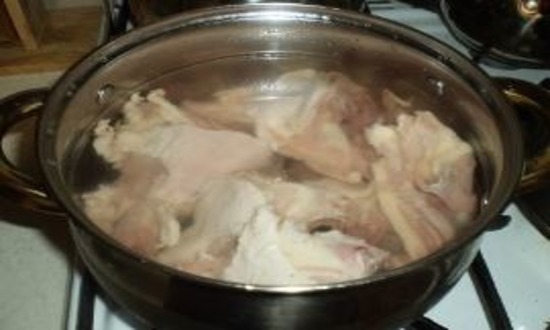 Отвариваем куриное мясо