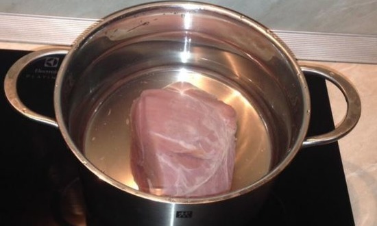Отвариваем свинину