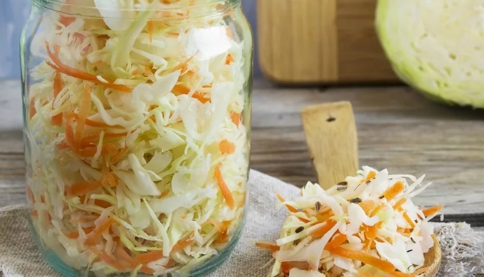 Салат из свежей капусты на зиму – классический рецепт