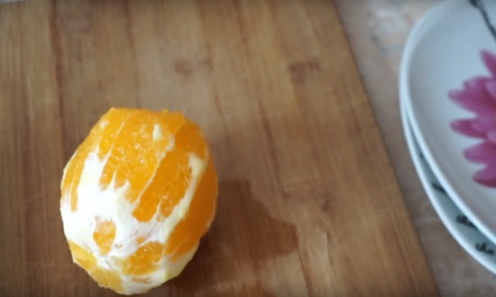 чистим апельсин