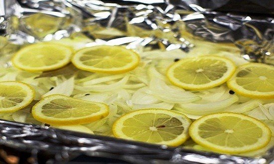 добавить лимон