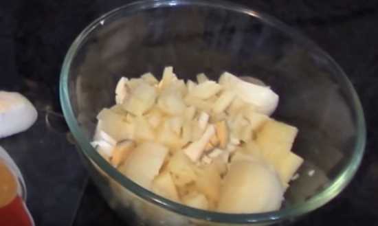 нарезать картошку