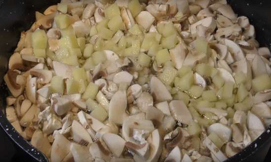 варим грибы с картошкой