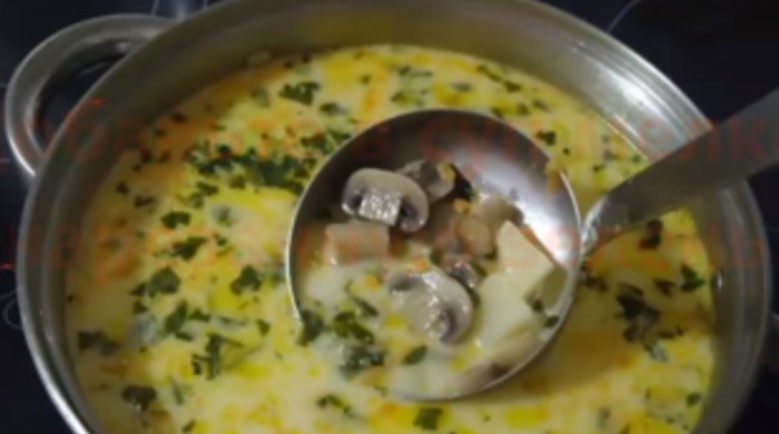 Грибной суп из шампиньонов со сливками