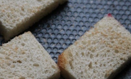 Подсушиваем хлеб