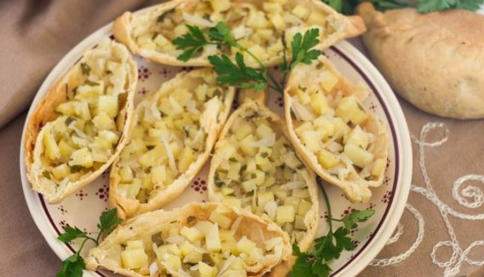 Татарские пирожки с картошкой и свежей капустой