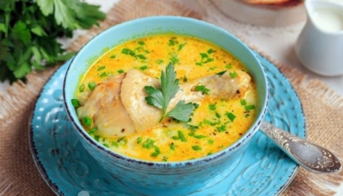 Сырный суп из плавленого сыра с вермишелью