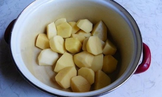 Измельчаем картофель