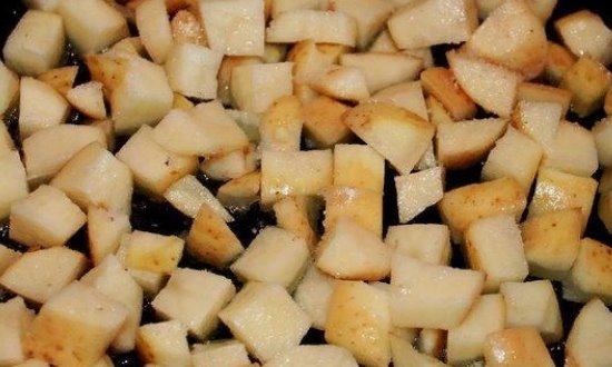 Обжариваем картофель