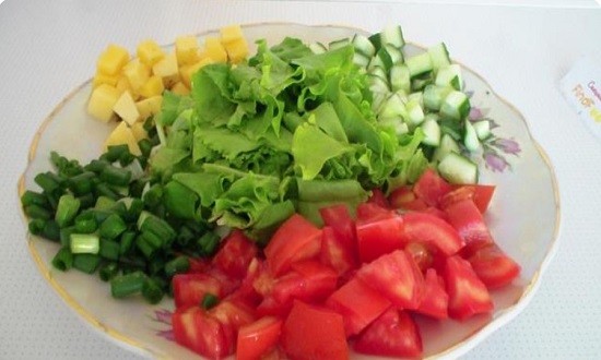 перемешать салат