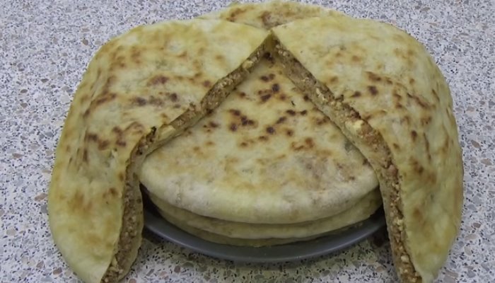Мясной осетинский пирог с сыром