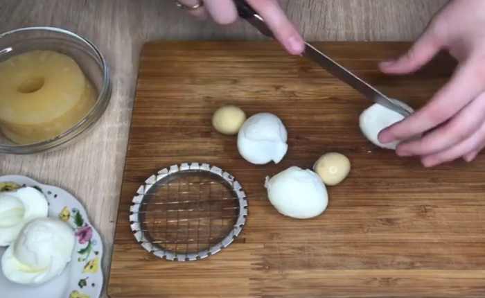 режем яйца
