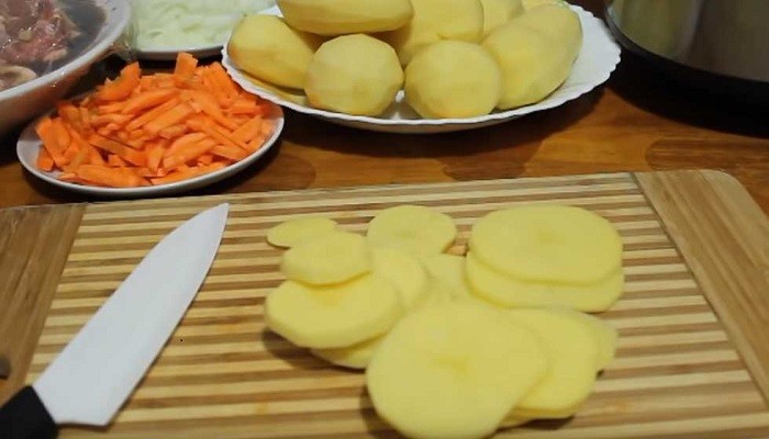 нарезанная картошка