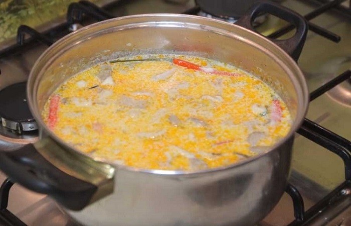 суп в кастрюле