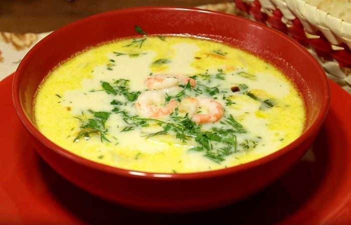 Суп с креветками и плавленным сыром